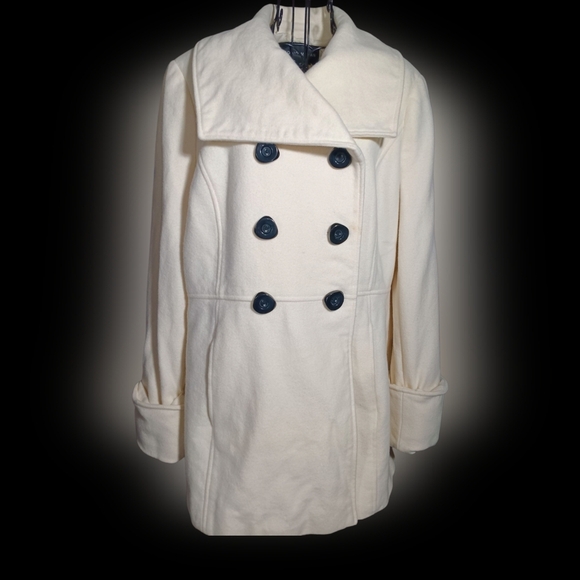 ANTONIO MELANI Cream Peacoat with Wide Lapels - Picture 3 of 10